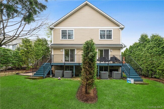 Building Photo - 94 Thatcher Ave