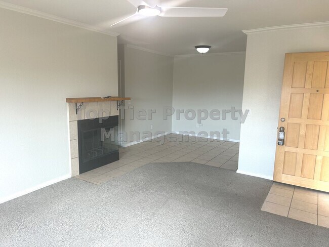 Building Photo - Spacious 2 Bed / 2 Bath Condo Near SDSU – ...