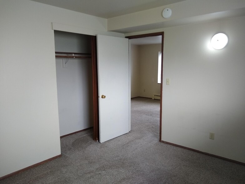 Building Photo - 1123 Cedar Ln