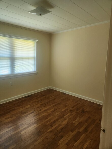 Building Photo - 410 West Ave