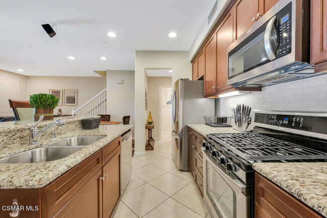 Building Photo - 1510 Silver Shadow Dr