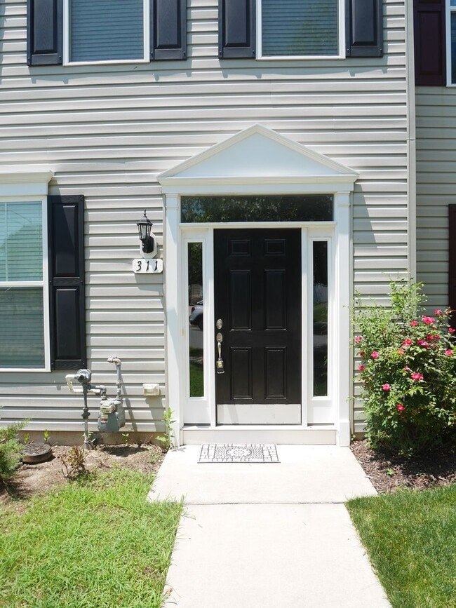 Building Photo - Stunning 3 Bedroom Townhouse Easton, MD