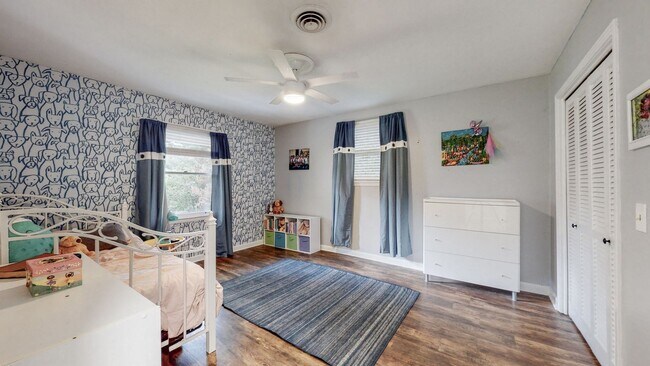 Building Photo - **RENOVATED COLONIAL ON OVER AN ACRE ZONED FOR WILLIAMSON COUNTY BRENTWOOD SCHOOLS**