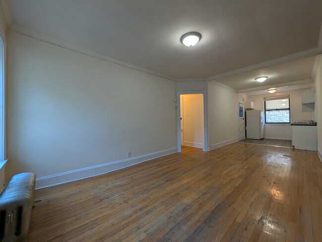 Building Photo - 2332.5 N Spaulding Ave