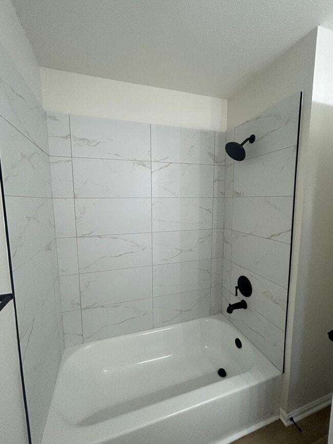 Building Photo - 1208 N Brunswick Ln