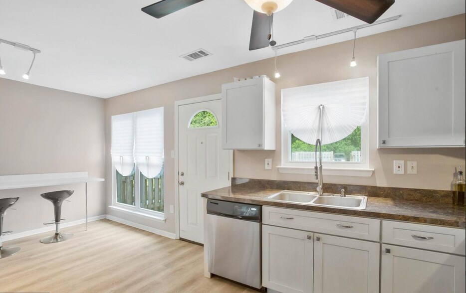 Building Photo - 3894 Northgate Pl