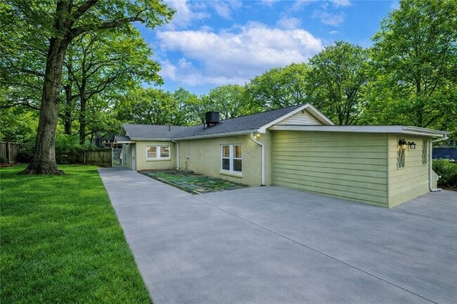 Building Photo - 2018 Pryor Rd SW