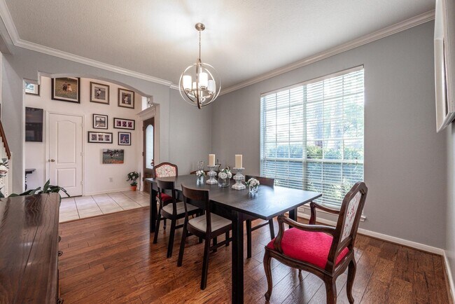 Building Photo - 1310 Big Pines