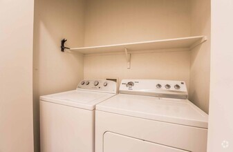 Building Photo - Cute 2 Bedroom Single Story Home in the No...