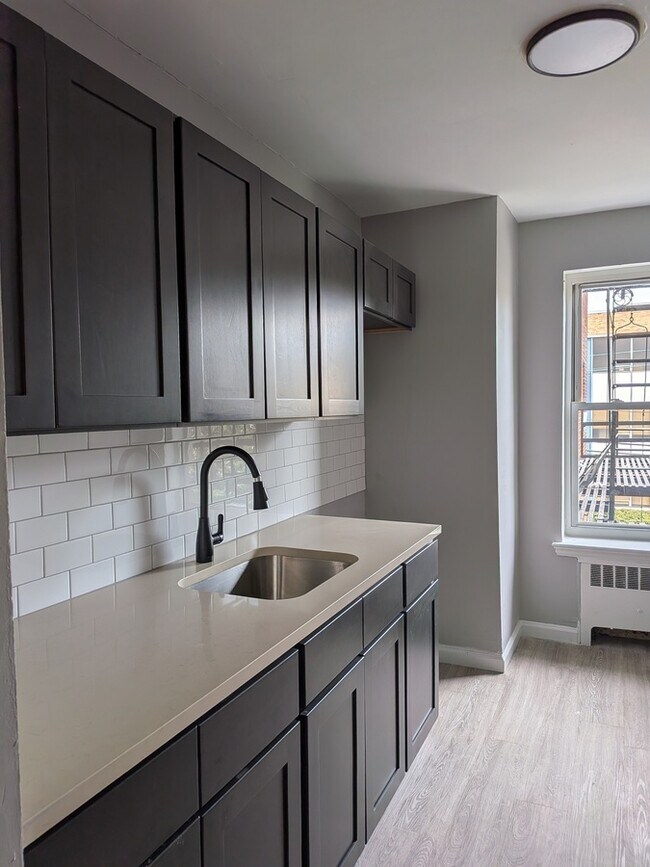 Building Photo - 1280 Clinton Ave