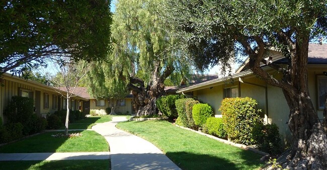 Primary Photo - Gorgeous 2Bedroom/2Bath Townhome in Escondido