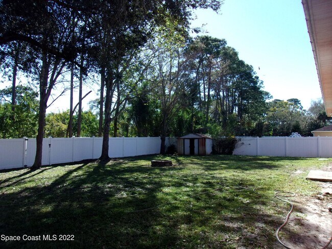 Building Photo - Single Family Home