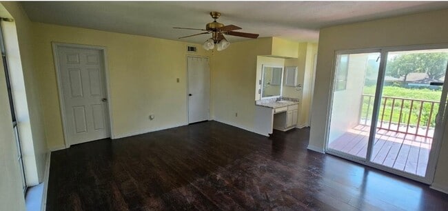 Building Photo - 5002 Ripple Creek Dr