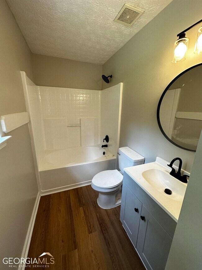 Building Photo - 641 Honey Creek Rd