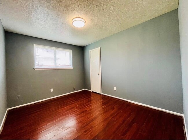 Building Photo - 7303 Shiner Ln