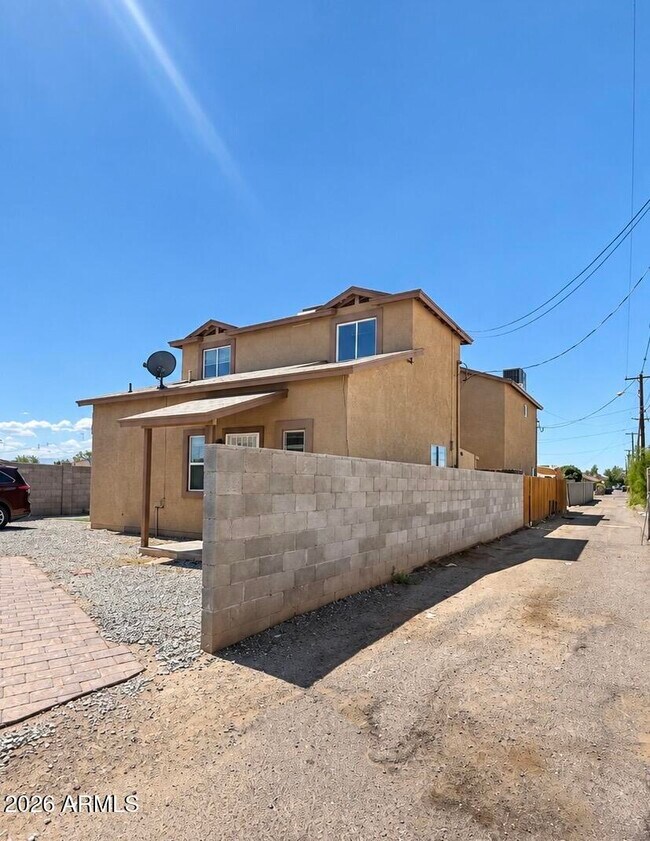 Building Photo - 1212 S 11th Ave