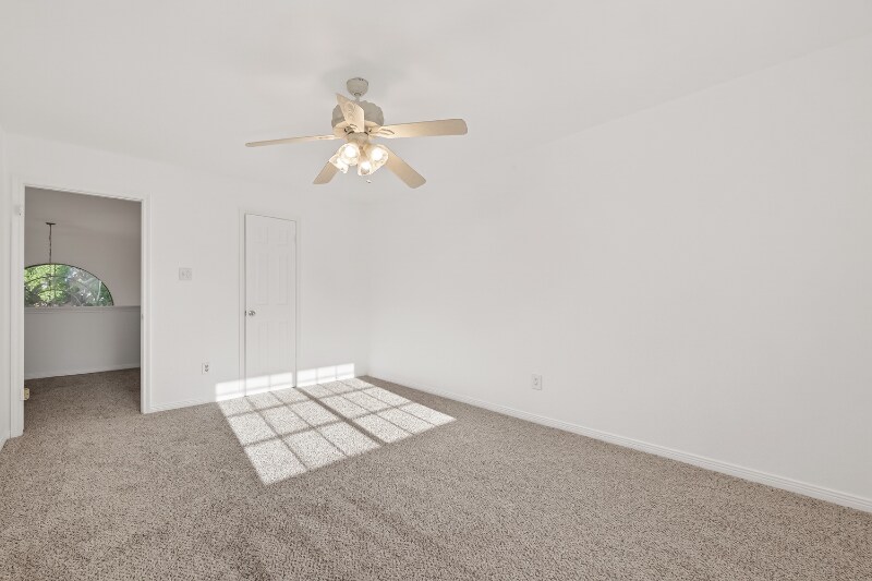 Building Photo - 2627 Double Lake Dr