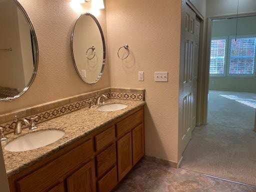 Building Photo - Stunning Almaden Valley Executive Townhome