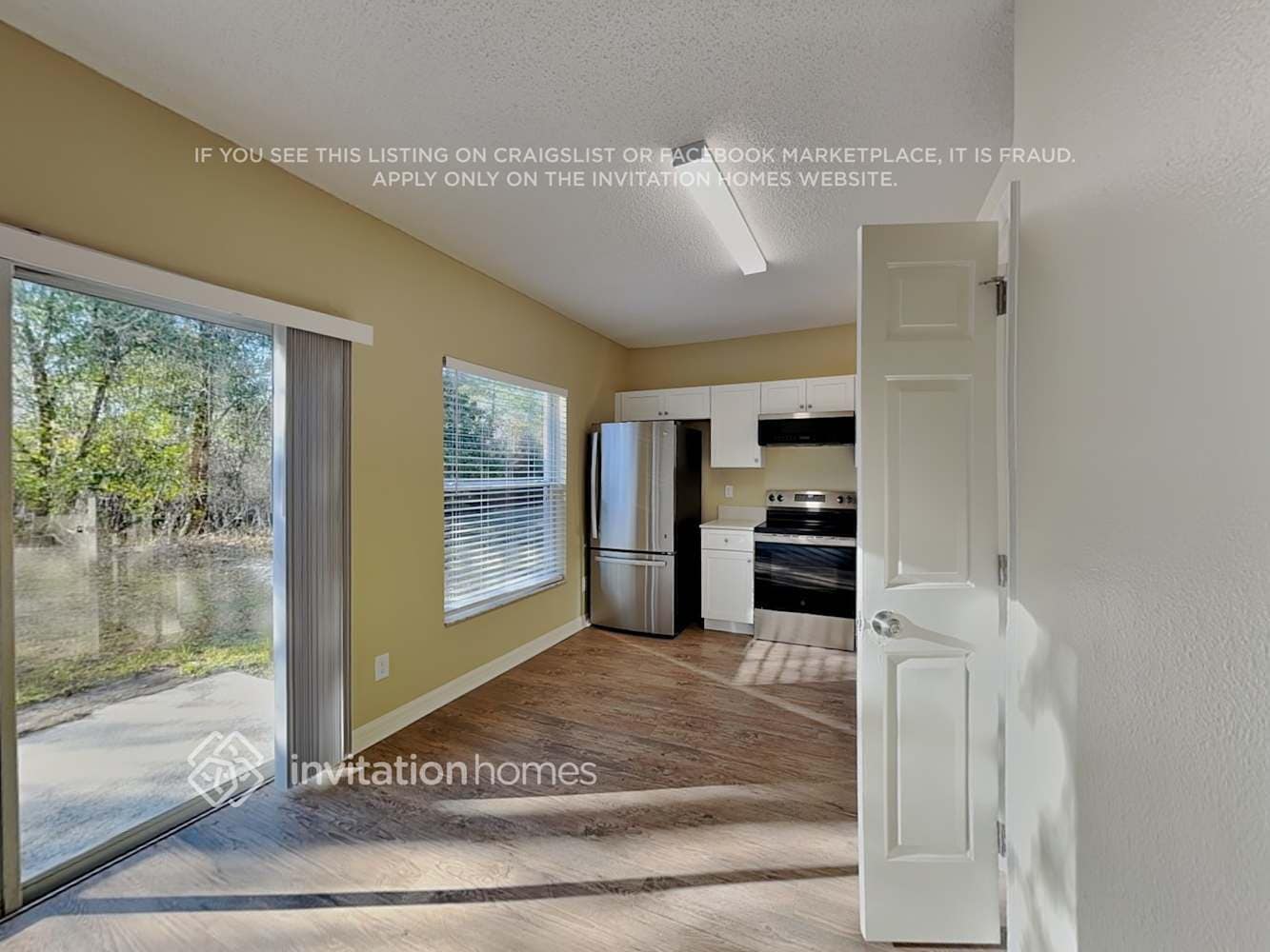 Building Photo - 4204 Forest Island Dr