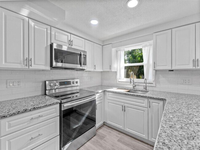 Building Photo - 4848 Picture Ave