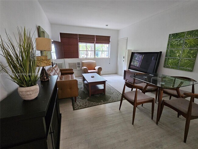 Building Photo - 728 Lenox Ave.