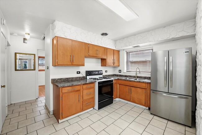 Building Photo - 5251 S Keating Ave