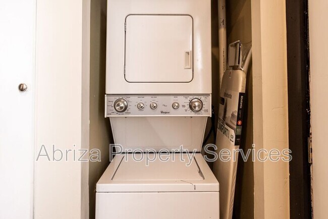 Building Photo - 2153 Stansbury St