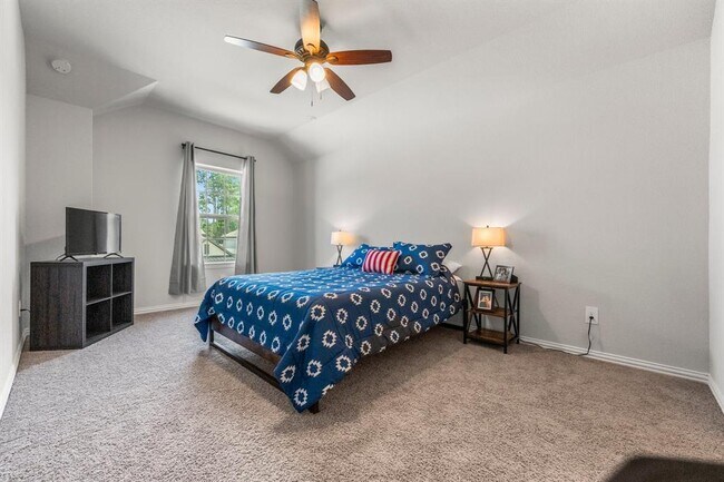 Building Photo - 819 Spruce Pine Dr