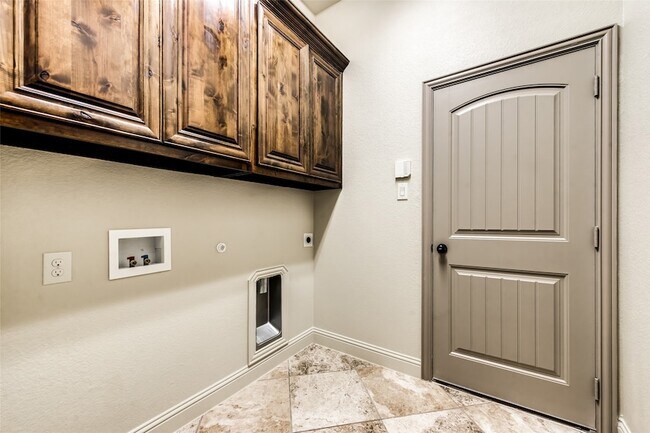 Building Photo - 8512 Meadow Sweet Lane