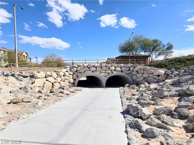 Building Photo - 9309 Night Mesa St