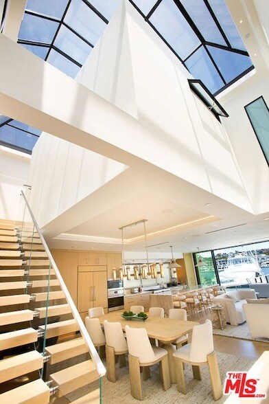 Building Photo - 642 Via Lido Nord