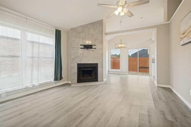 Building Photo - 945 Ramblewood Dr