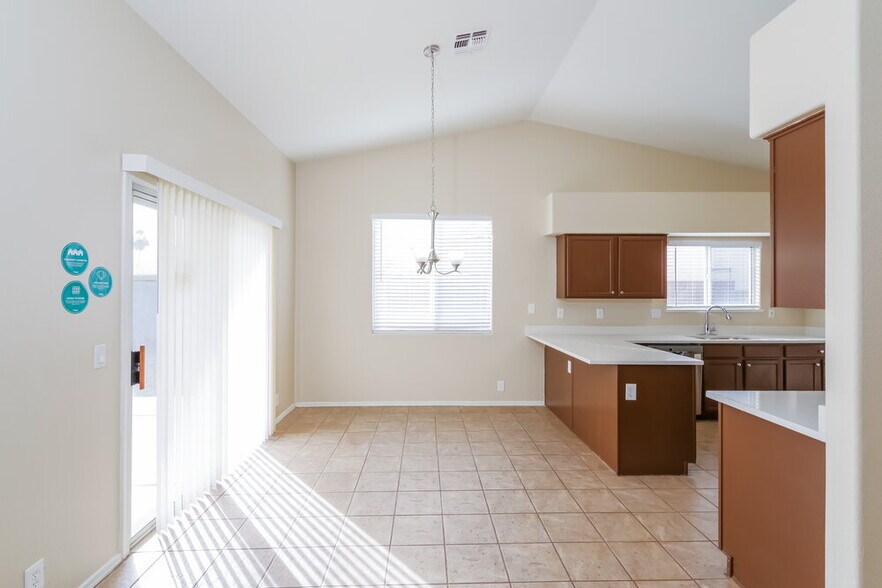 Building Photo - 6417 N 81st Dr