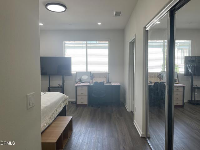 Building Photo - 7937 N Keer Dr