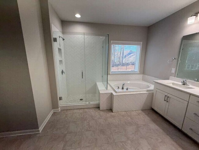 Building Photo - 128 Reids Cv Dr