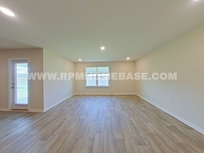 Building Photo - 808 Moorhen Wy