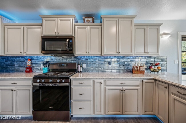 Building Photo - 1207 N Arrowhead Dr