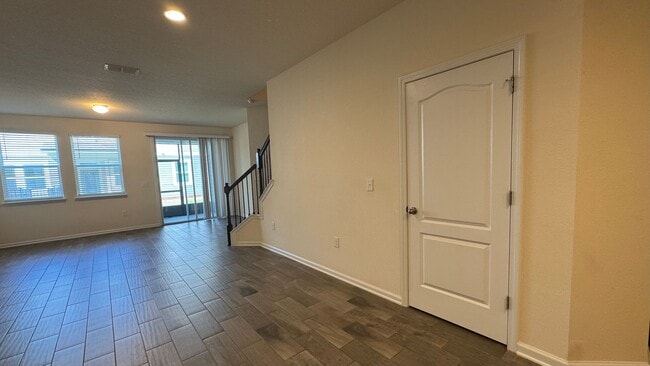 Building Photo - 2/2.5 Townhome in Prestwick – Garage & Screened Patio