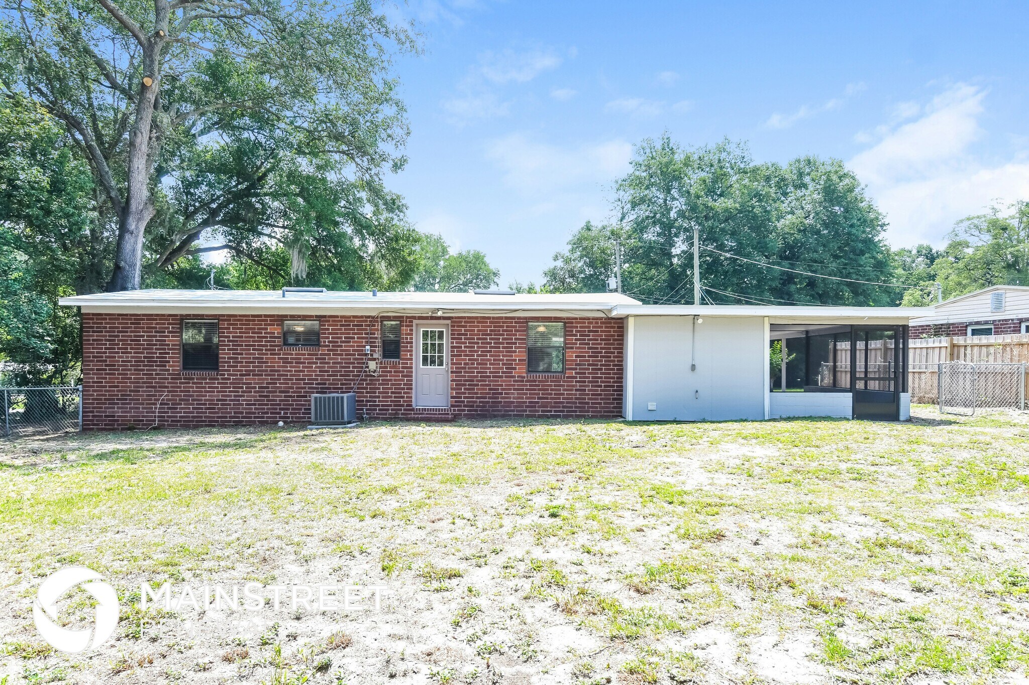 Building Photo - 2406 Lake Lucina Dr