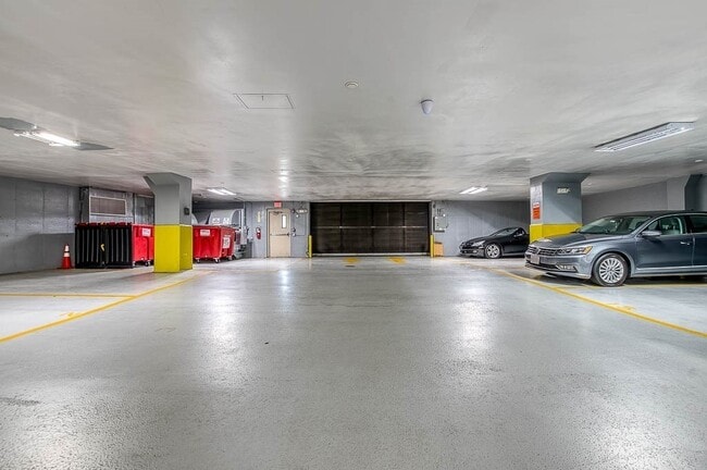 Building Photo - 446 Belgrade Ave