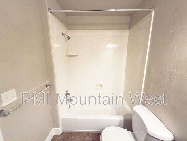 Building Photo - 2119 Orchard Pines Loop E