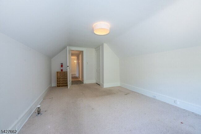 Building Photo - 200 Valley Rd