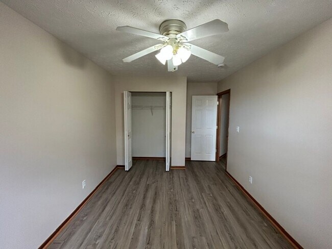 Building Photo - 3115-3117 Surf Ave