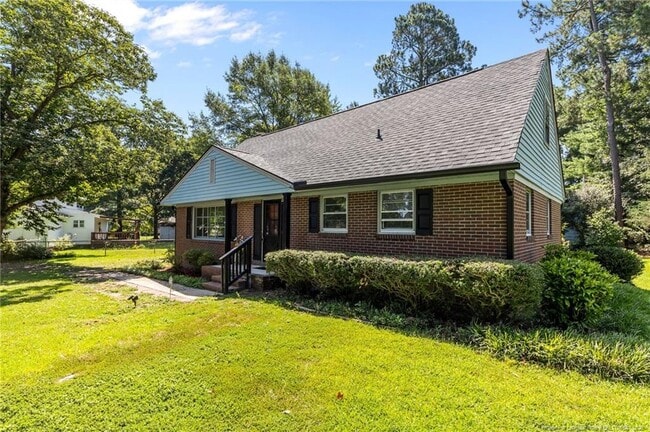 Building Photo - 13520 Oakwood Dr