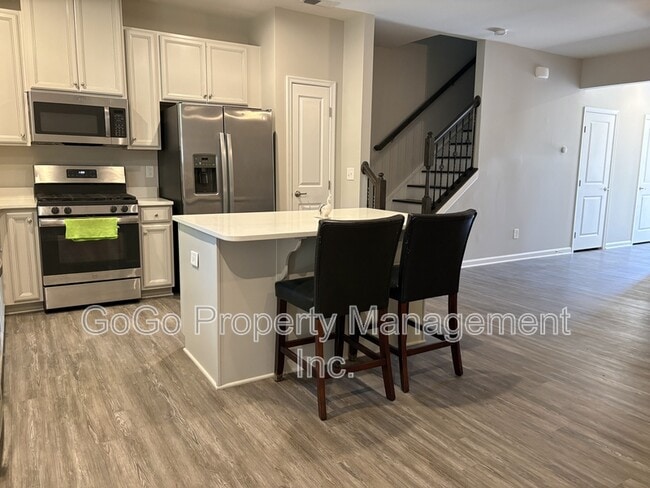 Building Photo - 133 Marthawood Ln