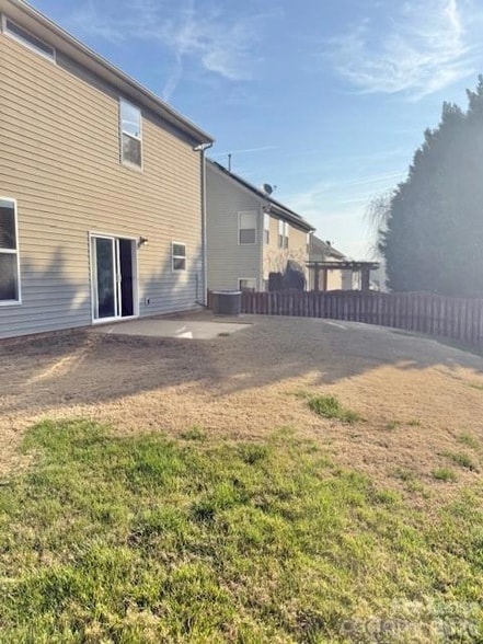 Building Photo - 142 Saye Pl