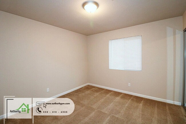 Building Photo - 2381 Yellow Finch Way