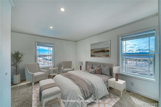 Building Photo - 902 W 6th St