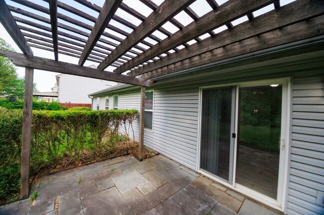 Building Photo - Updated Three Bedroom Single Family Home i...