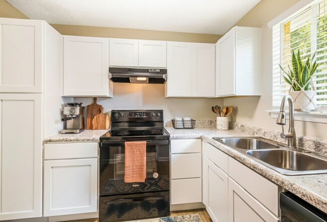Newly Renovated Townhome at Pine Ridge Apartments in Cary, NC - Pine Ridge Townhomes